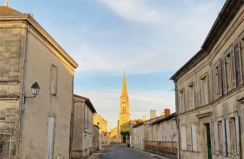 Terrain à Saint-Yzan de Médoc